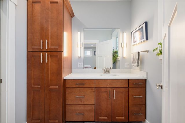 35 Abbey Road, South Kingstown, RI 02879