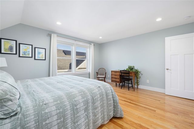 35 Abbey Road, South Kingstown, RI 02879