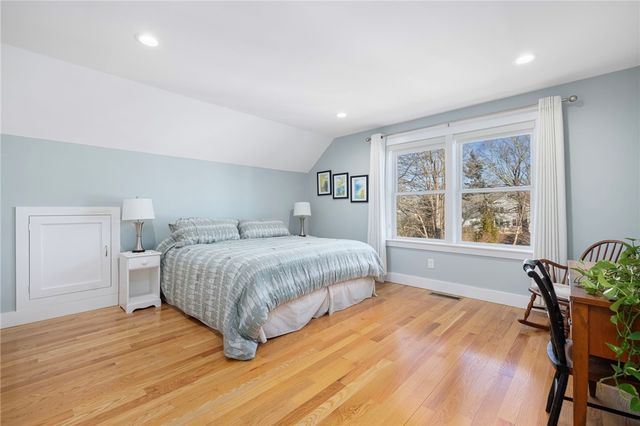 35 Abbey Road, South Kingstown, RI 02879