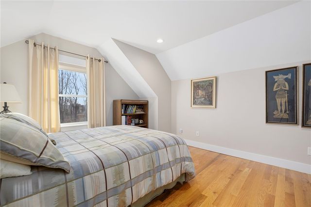 35 Abbey Road, South Kingstown, RI 02879