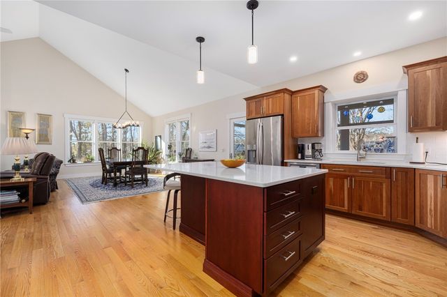 35 Abbey Road, South Kingstown, RI 02879