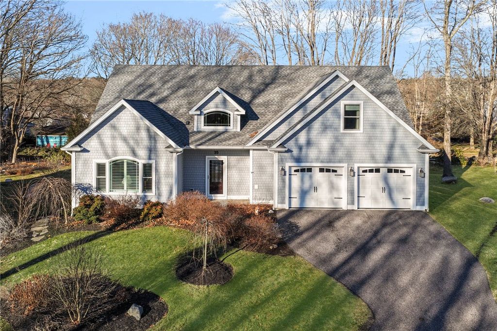 35 Abbey Road, South Kingstown, RI 02879