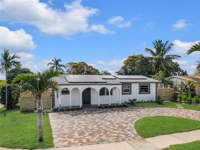 810 SW 14th Ct, Deerfield Beach, FL 33441