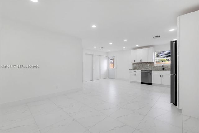 810 SW 14th Ct, Deerfield Beach, FL 33441