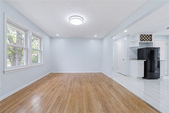 27 Douglas Circle, Smithfield, RI 02828