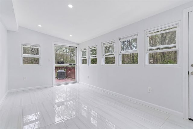 27 Douglas Circle, Smithfield, RI 02828