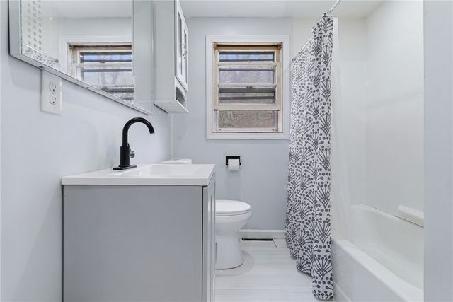 27 Douglas Circle, Smithfield, RI 02828