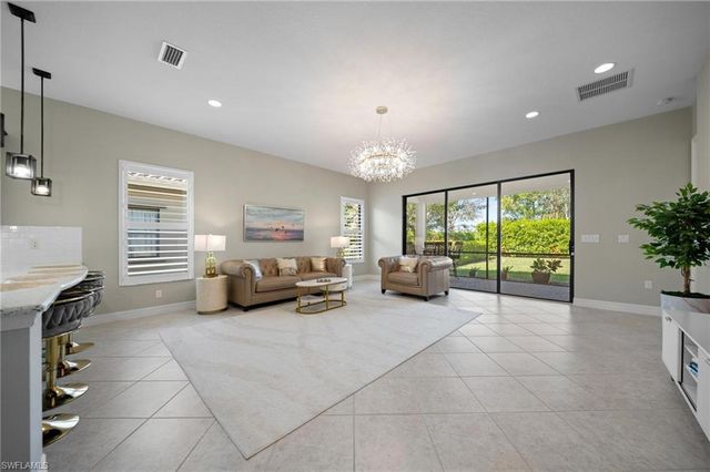 2866 Cinnamon Bay CIR, Naples, FL 34119
