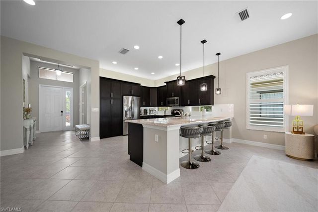2866 Cinnamon Bay CIR, Naples, FL 34119