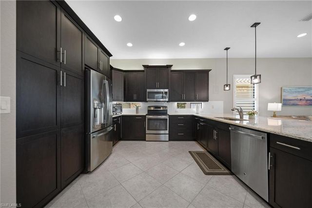 2866 Cinnamon Bay CIR, Naples, FL 34119