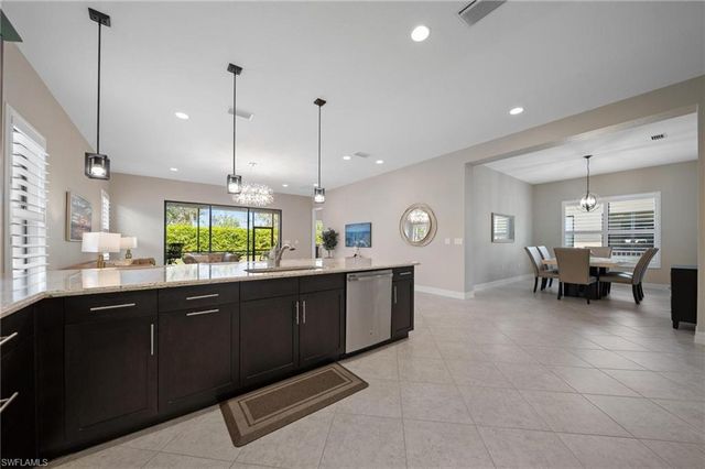 2866 Cinnamon Bay CIR, Naples, FL 34119