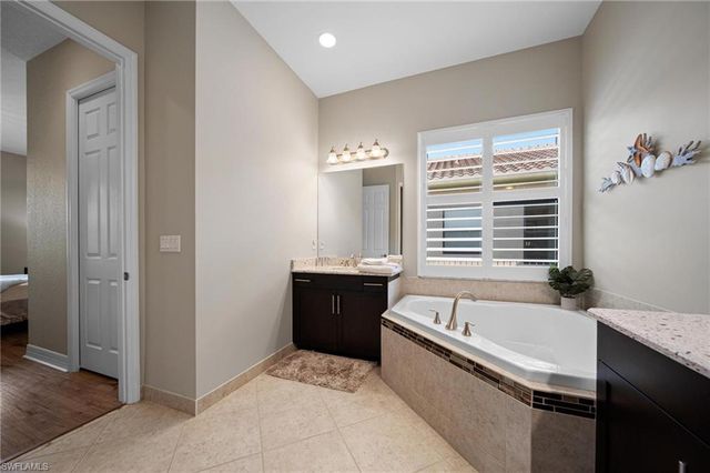 2866 Cinnamon Bay CIR, Naples, FL 34119