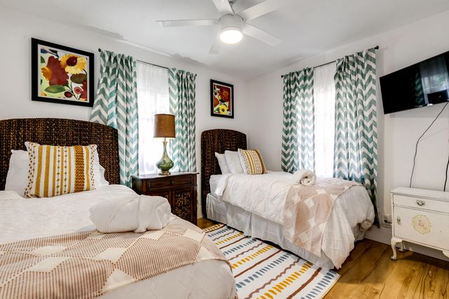 609 S Arnold Avenue S, Lantana, FL 33462