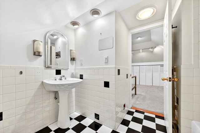 288 Auburndale Ave B, Newton, MA 02466