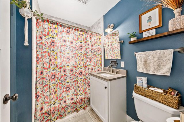 1921 Underwood AVENUE, Wauwatosa, WI 53213