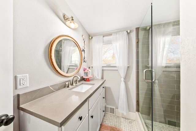 1921 Underwood AVENUE, Wauwatosa, WI 53213