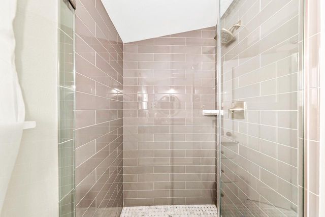 1921 Underwood AVENUE, Wauwatosa, WI 53213