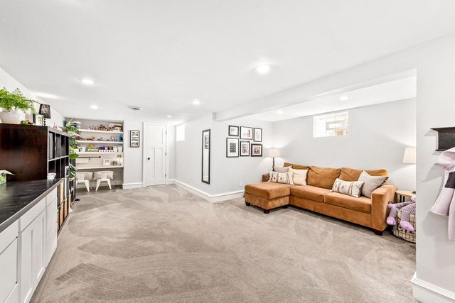 1921 Underwood AVENUE, Wauwatosa, WI 53213