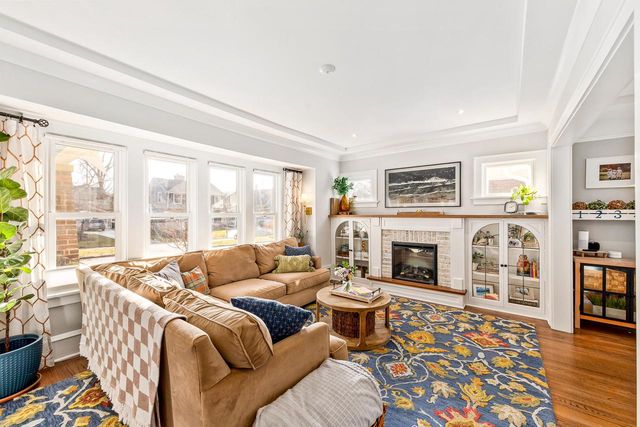 1921 Underwood AVENUE, Wauwatosa, WI 53213