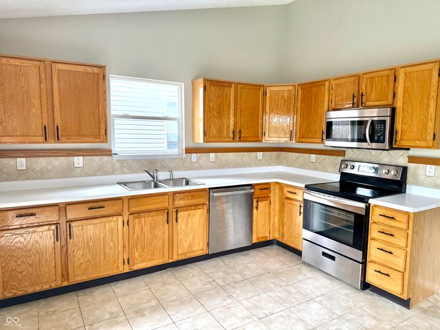 6027 Lakeside Manor Avenue, Indianapolis, IN 46254