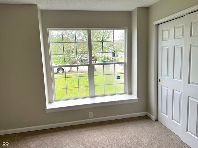 6027 Lakeside Manor Avenue, Indianapolis, IN 46254