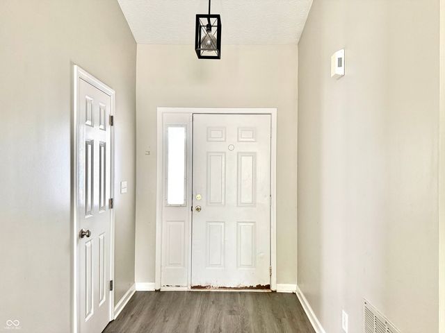 6027 Lakeside Manor Avenue, Indianapolis, IN 46254