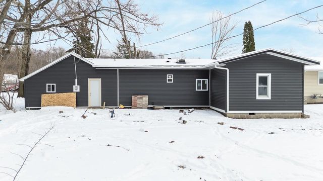 161 S JOHNSON STREET, Berlin, WI 54923