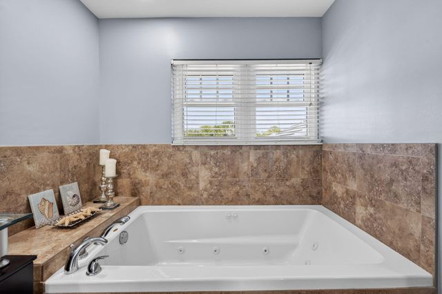 805 Mainsail Circle, Jupiter, FL 33477