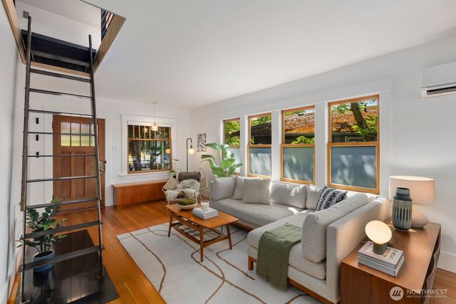 6029 45th Avenue SW, Seattle, WA 98136