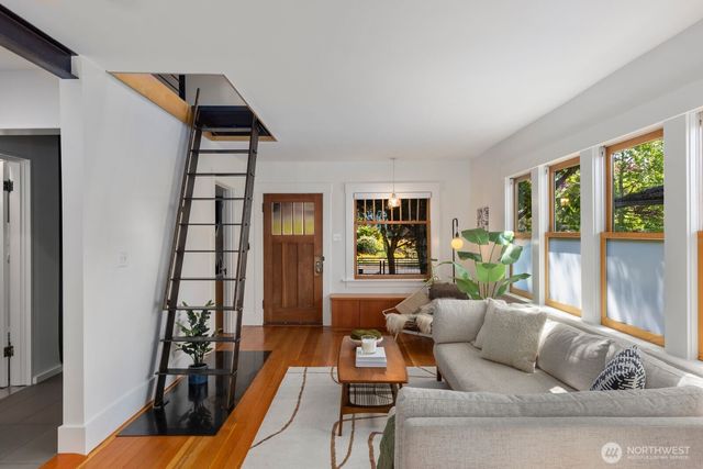 6029 45th Avenue SW, Seattle, WA 98136