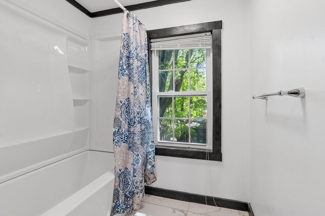 15 Redman Pl, Fitchburg, MA 01420