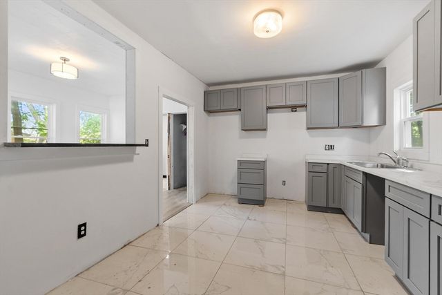 15 Redman Pl, Fitchburg, MA 01420