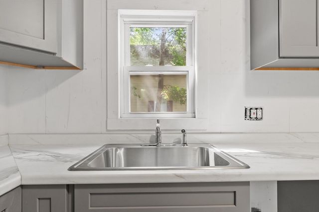 15 Redman Pl, Fitchburg, MA 01420