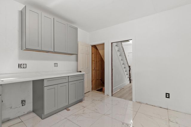 15 Redman Pl, Fitchburg, MA 01420