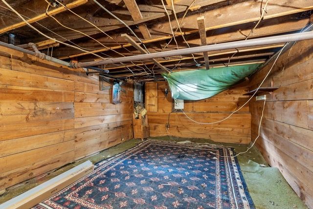 15 Redman Pl, Fitchburg, MA 01420
