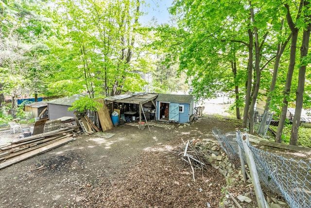 15 Redman Pl, Fitchburg, MA 01420