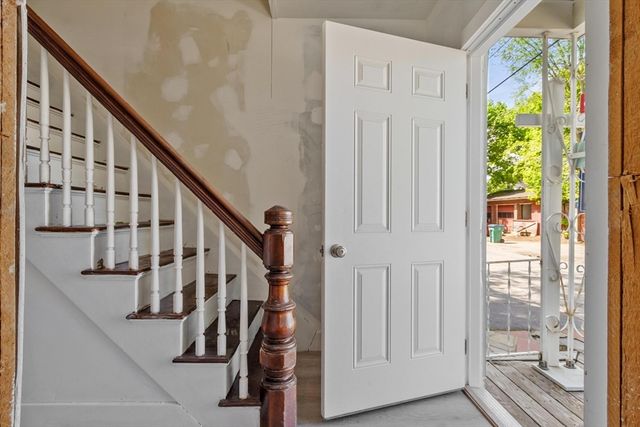 15 Redman Pl, Fitchburg, MA 01420