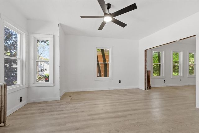 15 Redman Pl, Fitchburg, MA 01420