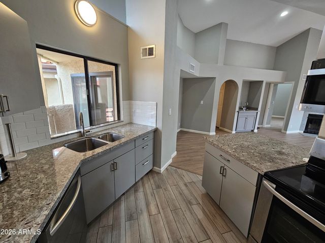 10301 N 70TH Street 224, Paradise Valley, AZ 85253