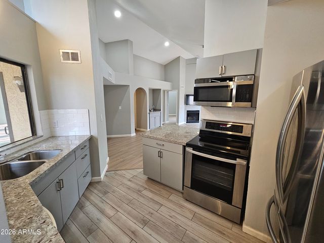 10301 N 70TH Street 224, Paradise Valley, AZ 85253