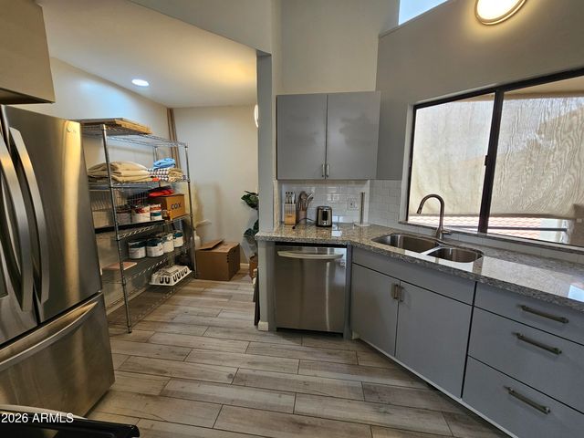 10301 N 70TH Street 224, Paradise Valley, AZ 85253