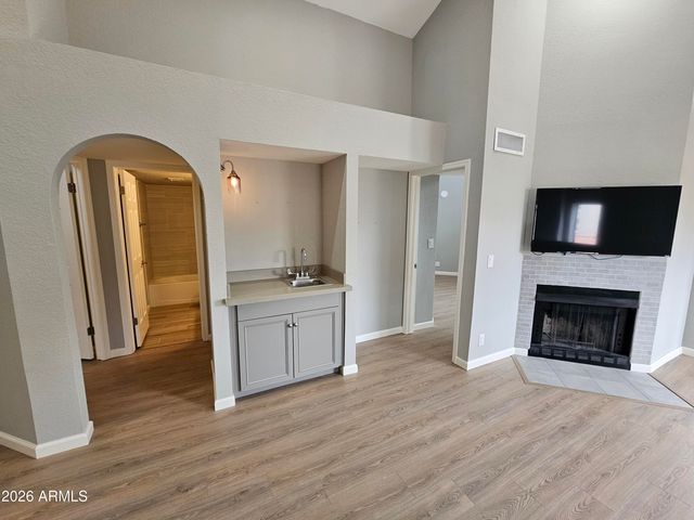 10301 N 70TH Street 224, Paradise Valley, AZ 85253