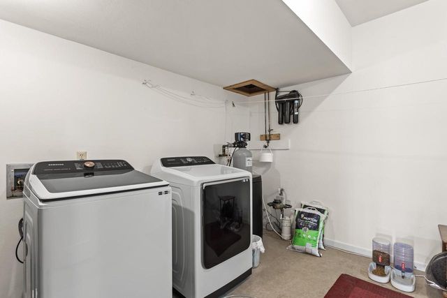 314 Country View Court, Janesville, WI 53548