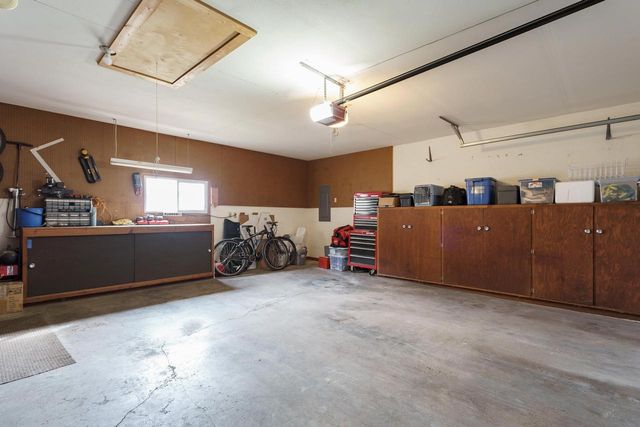 314 Country View Court, Janesville, WI 53548