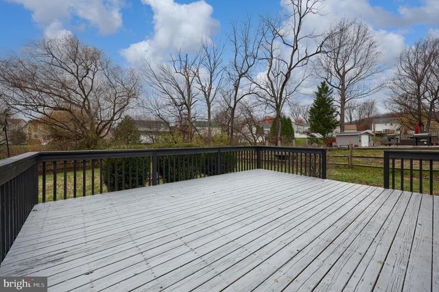 40 GUNPOWDER LN, Reading, PA 19606