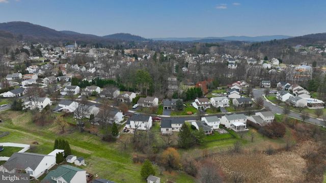 40 GUNPOWDER LN, Reading, PA 19606