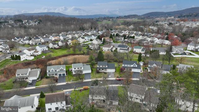 40 GUNPOWDER LN, Reading, PA 19606