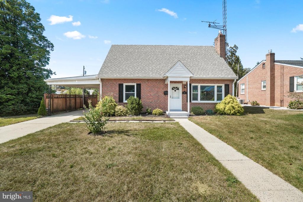 Image 2 of property listing at 607 GRANT PL, Frederick, MD 21702