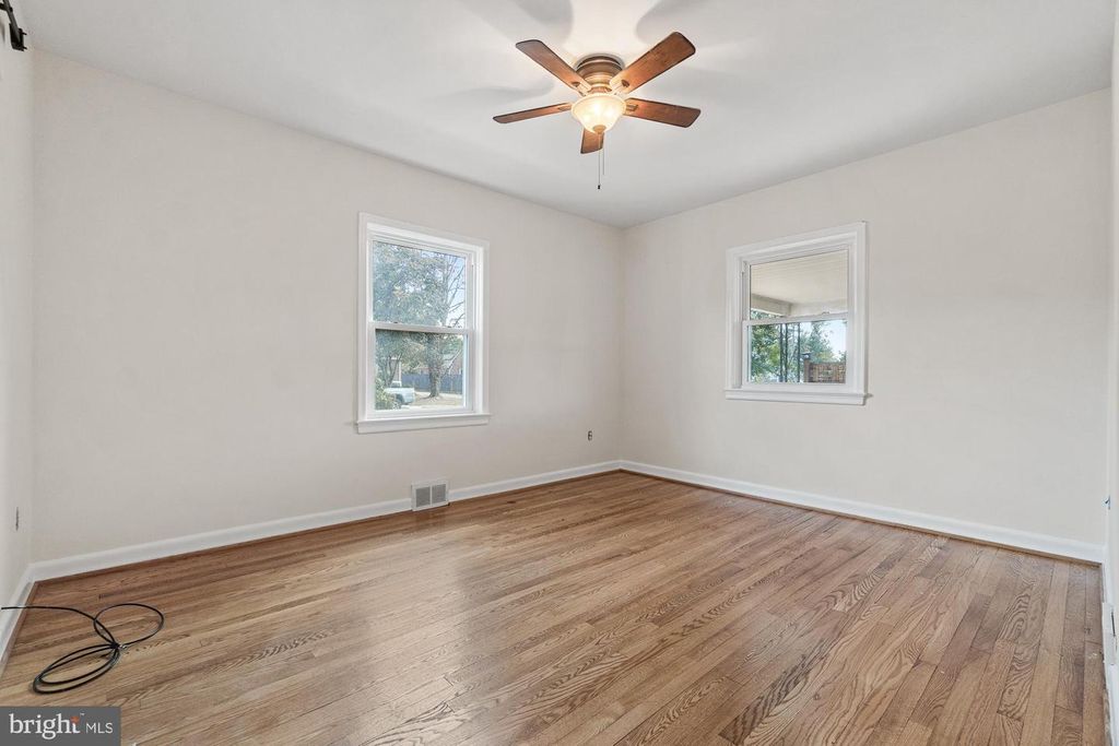 Image 20 of property listing at 607 GRANT PL, Frederick, MD 21702