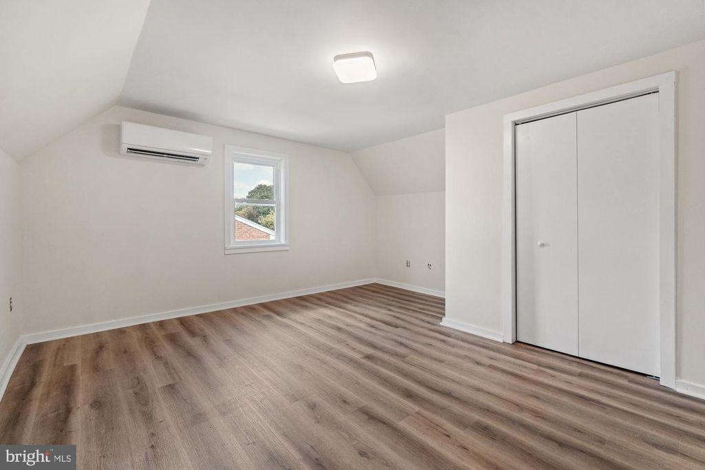 Image 22 of property listing at 607 GRANT PL, Frederick, MD 21702